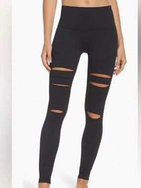 ZELLA Distressed Leggings